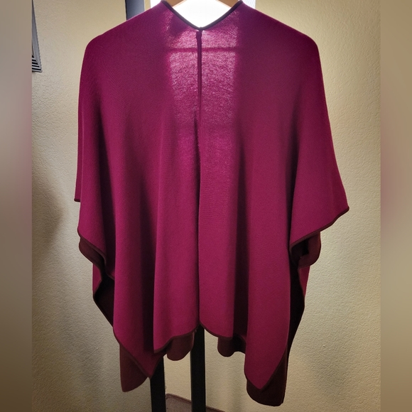 magenta button side open front drape poncho - Picture 4 of 9